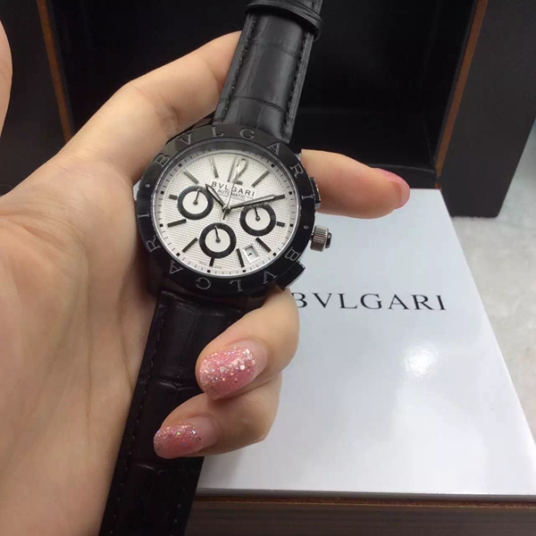 ブルガリ時計正面デザイン